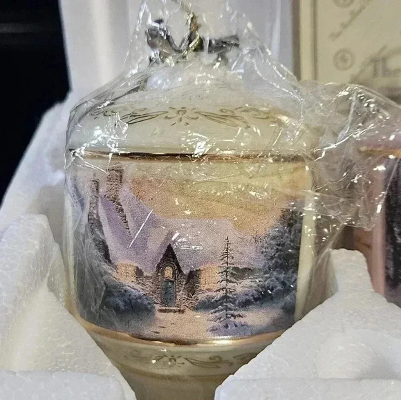 Thomas Kinkade Christmas Ornaments EUC - Picture 4 of 5